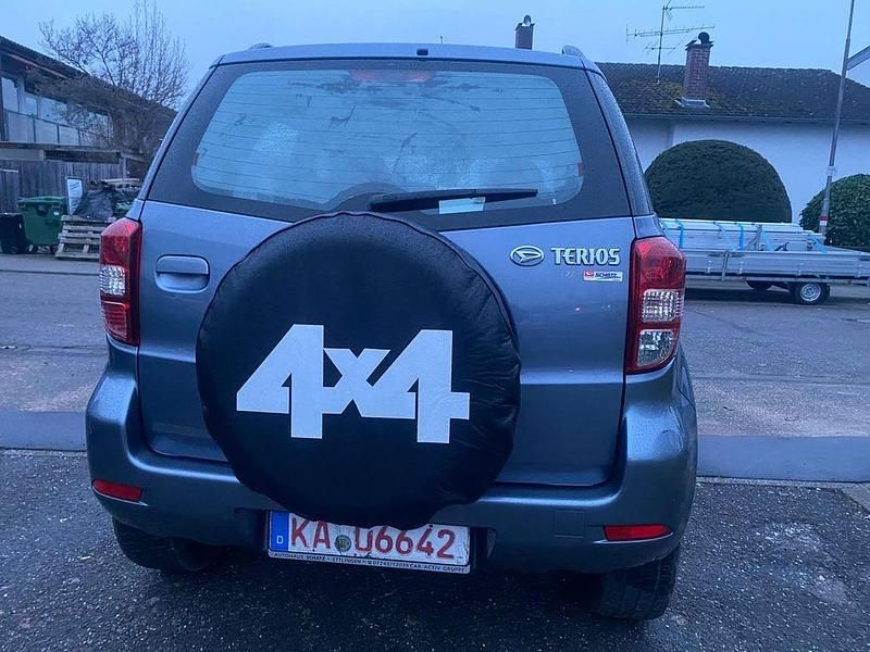 Gebraucht Daihatsu Terios 105 PS (77 kW) 2008 Grau SUV