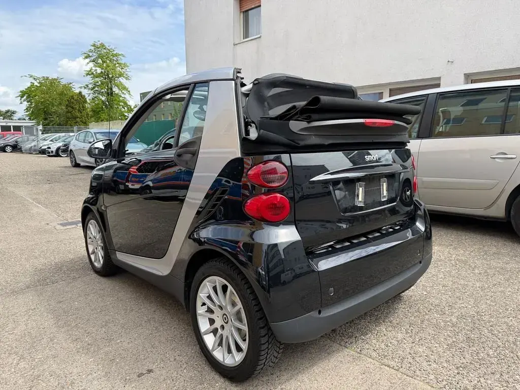Używany Smart ForTwo Cabrio 54 KM (39 kW) 2010 Czarny Kabriolet