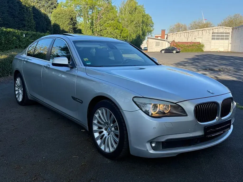 Gebraucht BMW 730 245 PS (180 kW) 2009 Silber Limousine