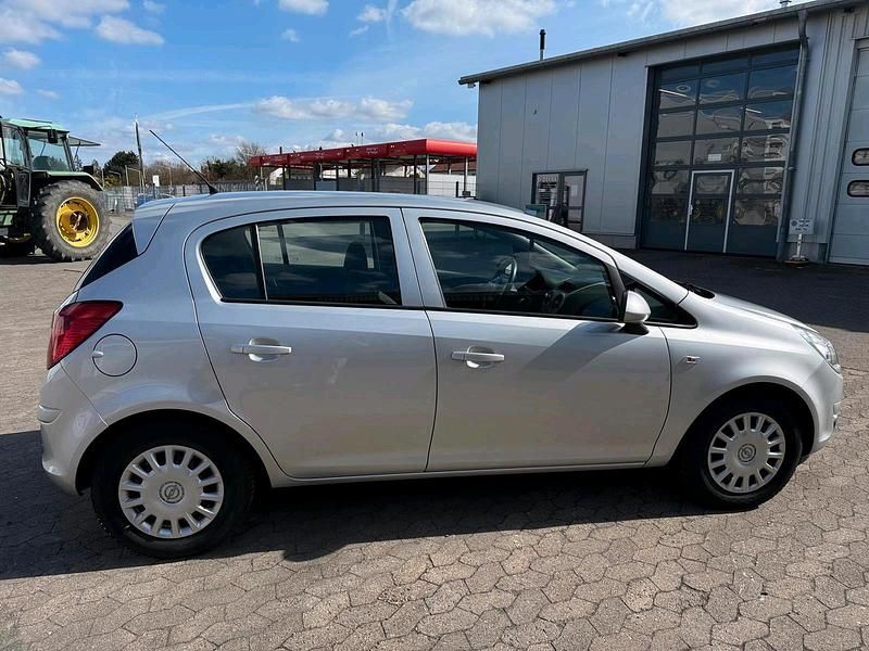 Gebraucht Opel Corsa 80 PS (58 kW) 2009 Silber Kleinwagen