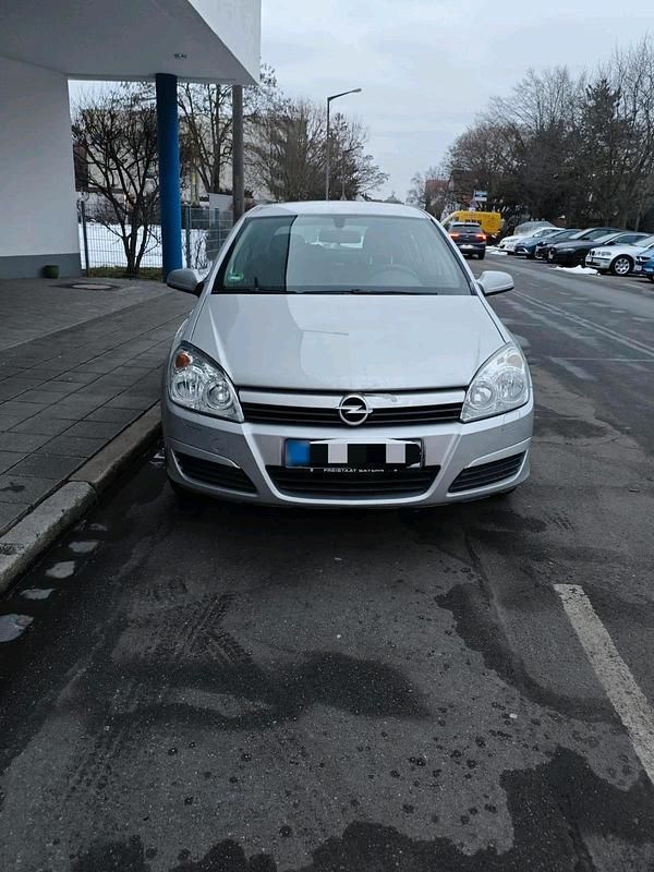 Gebraucht Opel Astra 105 PS (77 kW) 2005 Silber Limousine
