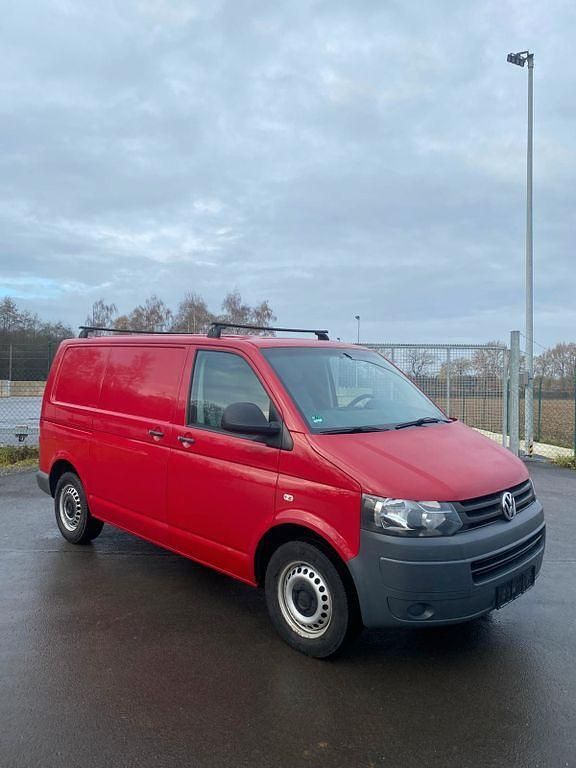Rot Gebraucht 2011 VW Transporter Van | 5.400 € - Bild 1/4