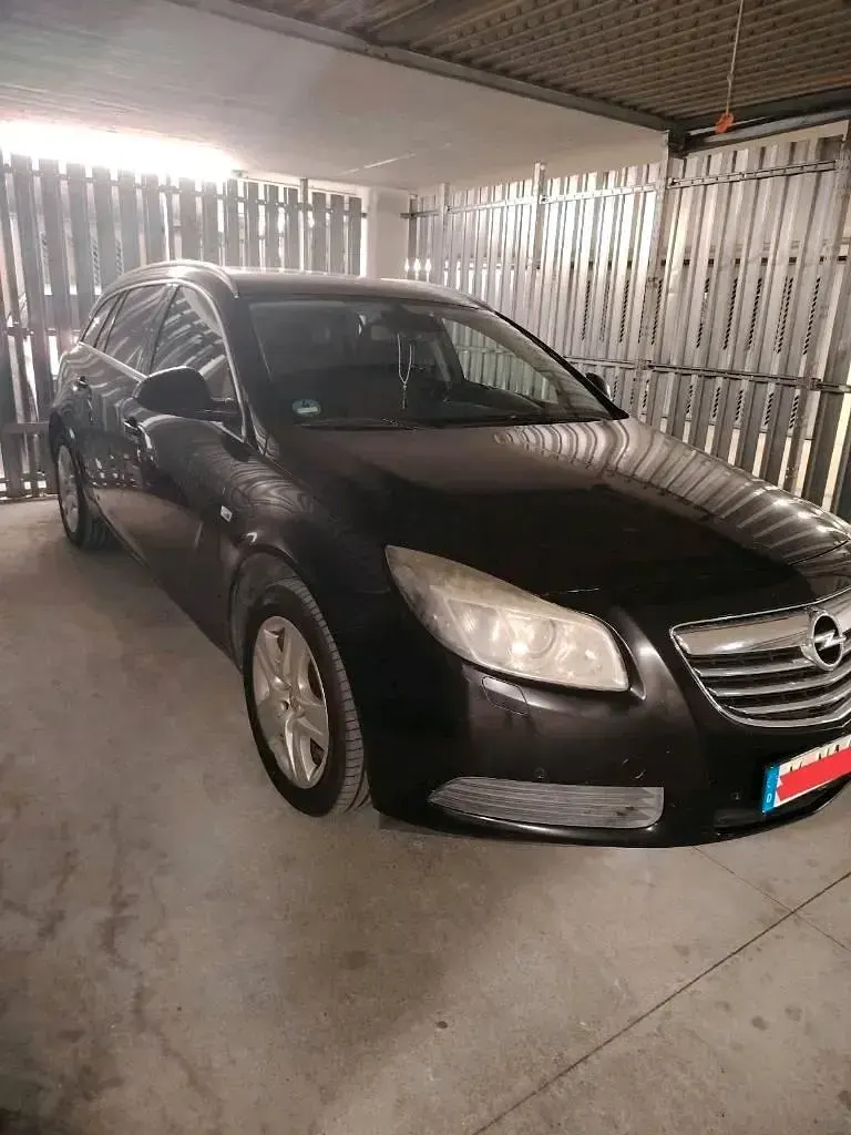 Używany Opel Insignia 160 KM (117 kW) 2009 Czarny Kombi