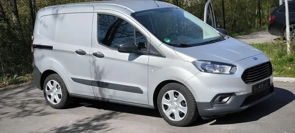 Käytetty Ford Transit 101 HP (74 kW) 2022 Hopea Tila-auto
