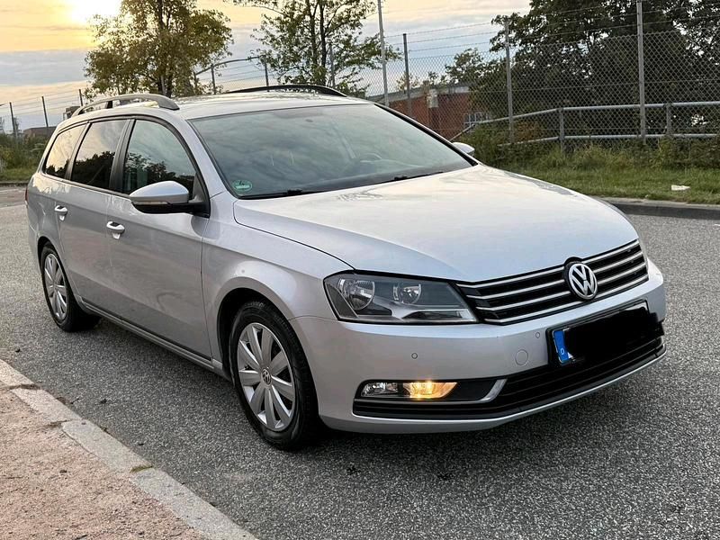 Silber Gebraucht 2012 VW Passat Kombi | 5.990 € (Superpreis) - Bild 1/4