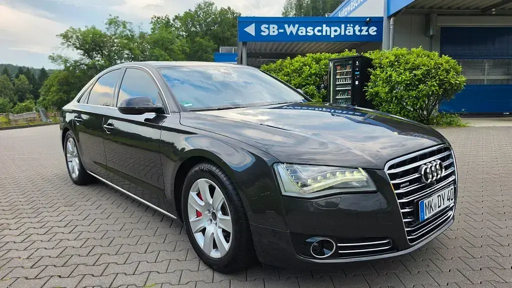 Gebraucht Audi A8 Ambiente 371 PS (272 kW) 2012 Andere farben Limousine