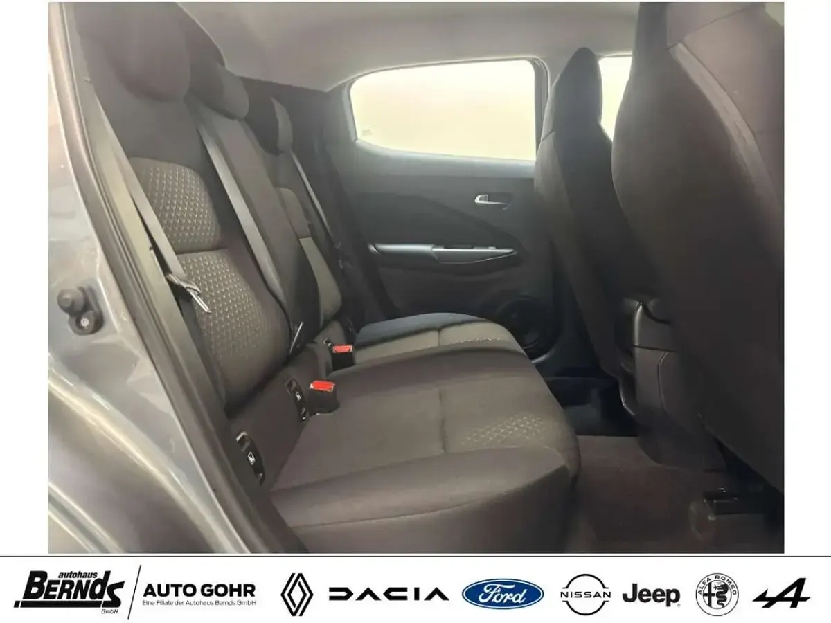 Second-hand Nissan Juke N-Connecta 114 CP (83 kW) 2024 Gri SUV