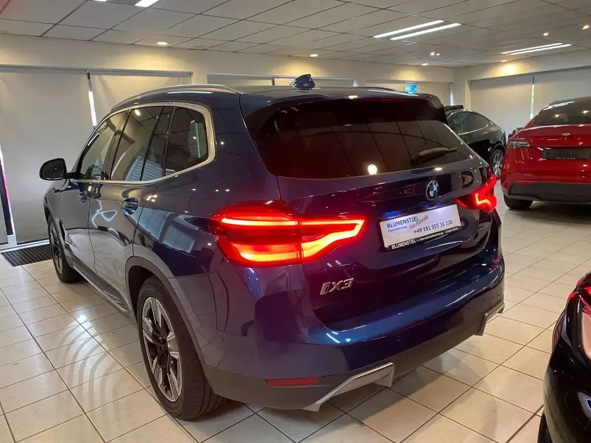 Gebraucht BMW iX3 Performance 210 kW (286 PS) 2021 Phytonicblau metallic SUV