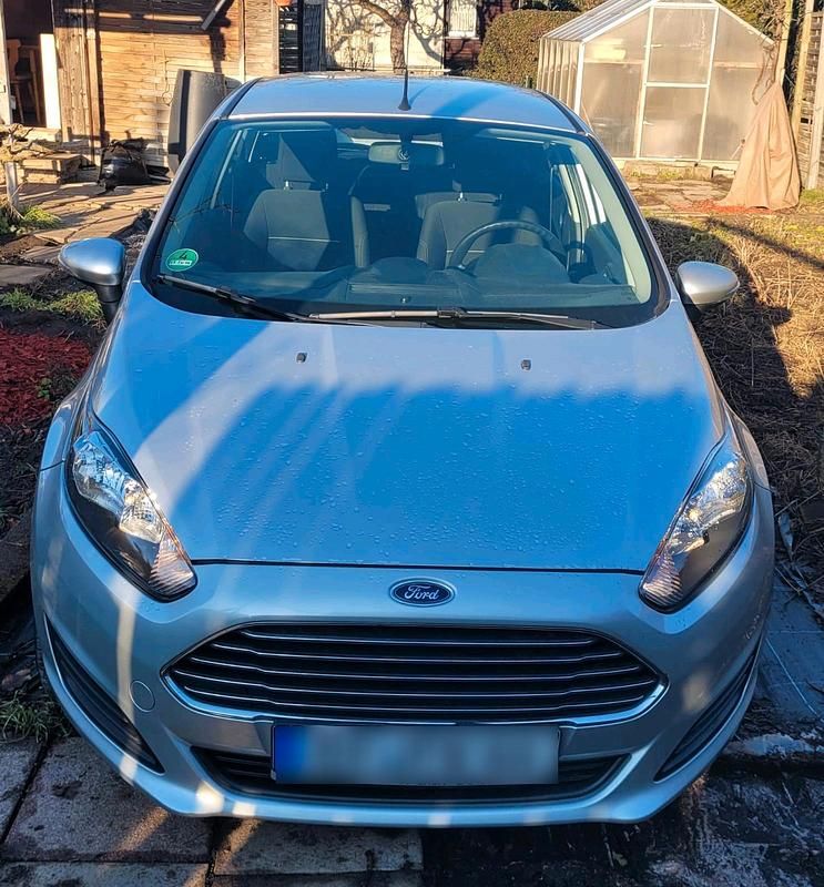 Gebraucht Ford Fiesta 81 PS (59 kW) 2013 Grau Kleinwagen