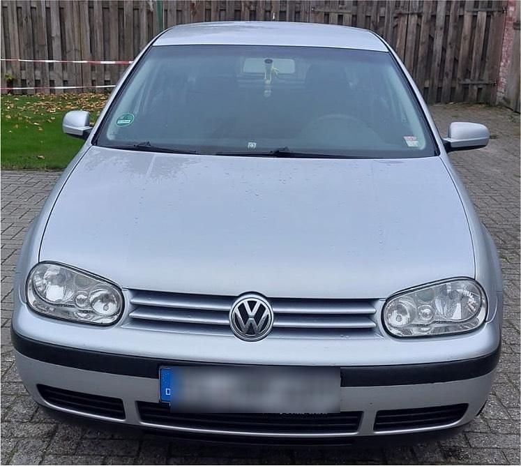 Grau Gebraucht 2003 VW Golf Limousine | 2.100 € (Fairer Preis) - Bild 1/4