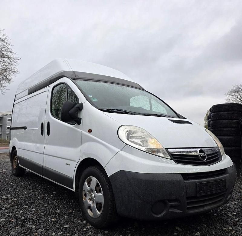 Gebraucht Opel Vivaro 114 PS (83 kW) 2012 Weiß Van / Kleinbus
