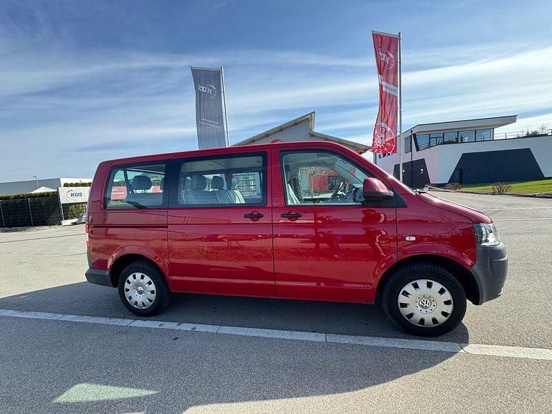 Gebraucht VW Transporter 102 PS (75 kW) 2010 Rot Van