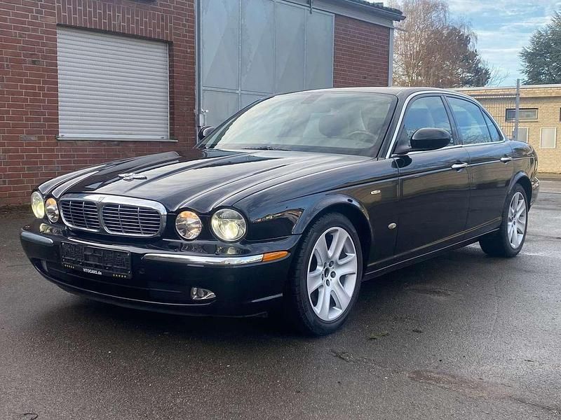 Schwarz Gebraucht 2006 Jaguar XJ6 Classic Limousine | 8.750 € (Superpreis) - Bild 1/3