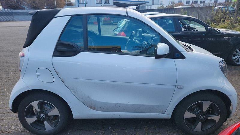 Gebraucht Smart ForTwo Coupé 60 kW (82 PS) 2021 Weiß Cabrio