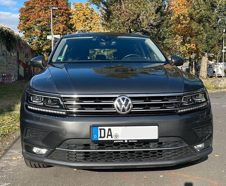 Grau Gebraucht 2019 VW Tiguan Highline SUV | 22.500 € (Guter Preis) - Bild 1/4