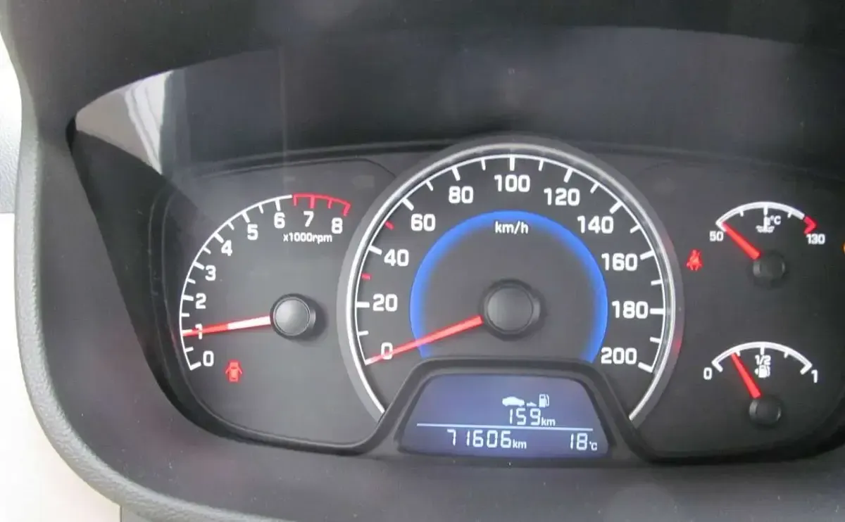 Gebraucht Hyundai i10 Trend 67 PS (49 kW) 2018 Silber Kleinwagen