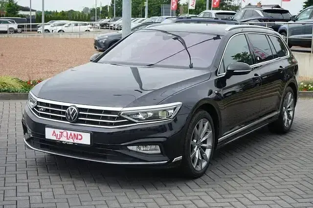 Gebraucht VW Passat R-line 190 PS (139 kW) 2022 Deep black perleffekt Kombi