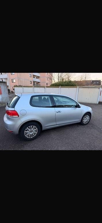 Gebraucht VW Golf VI Trendline 80 PS (58 kW) 2010 Silber Kleinwagen