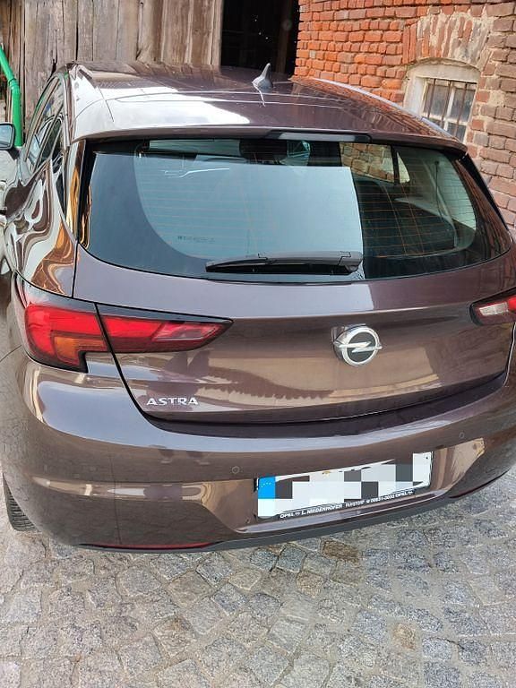 Gebraucht Opel Astra Edition 101 PS (74 kW) 2016 Braun Limousine