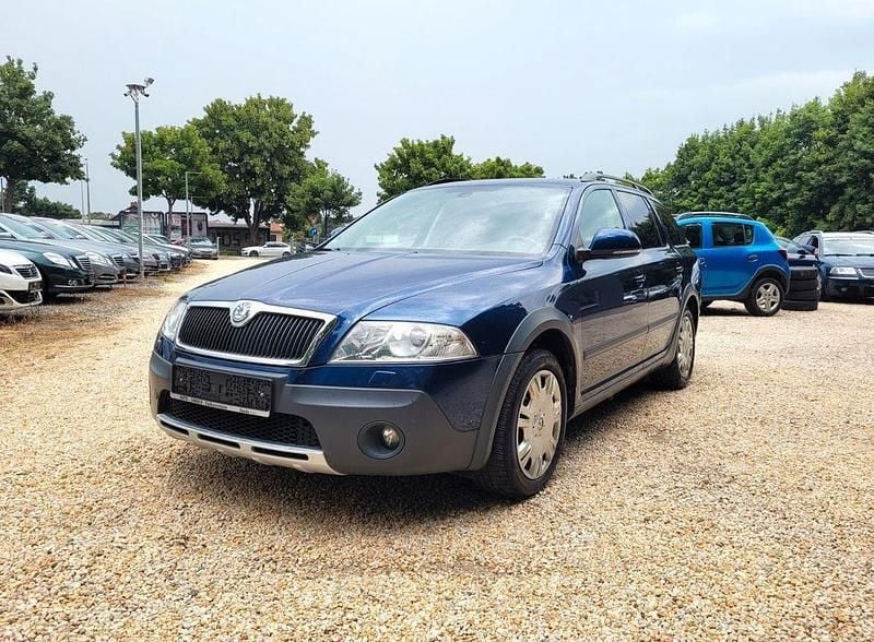 Stormblau metallic Gebraucht 2009 Skoda Octavia Scout 4x4 Kombi | 4.380 € (Guter Preis) - Bild 1/4