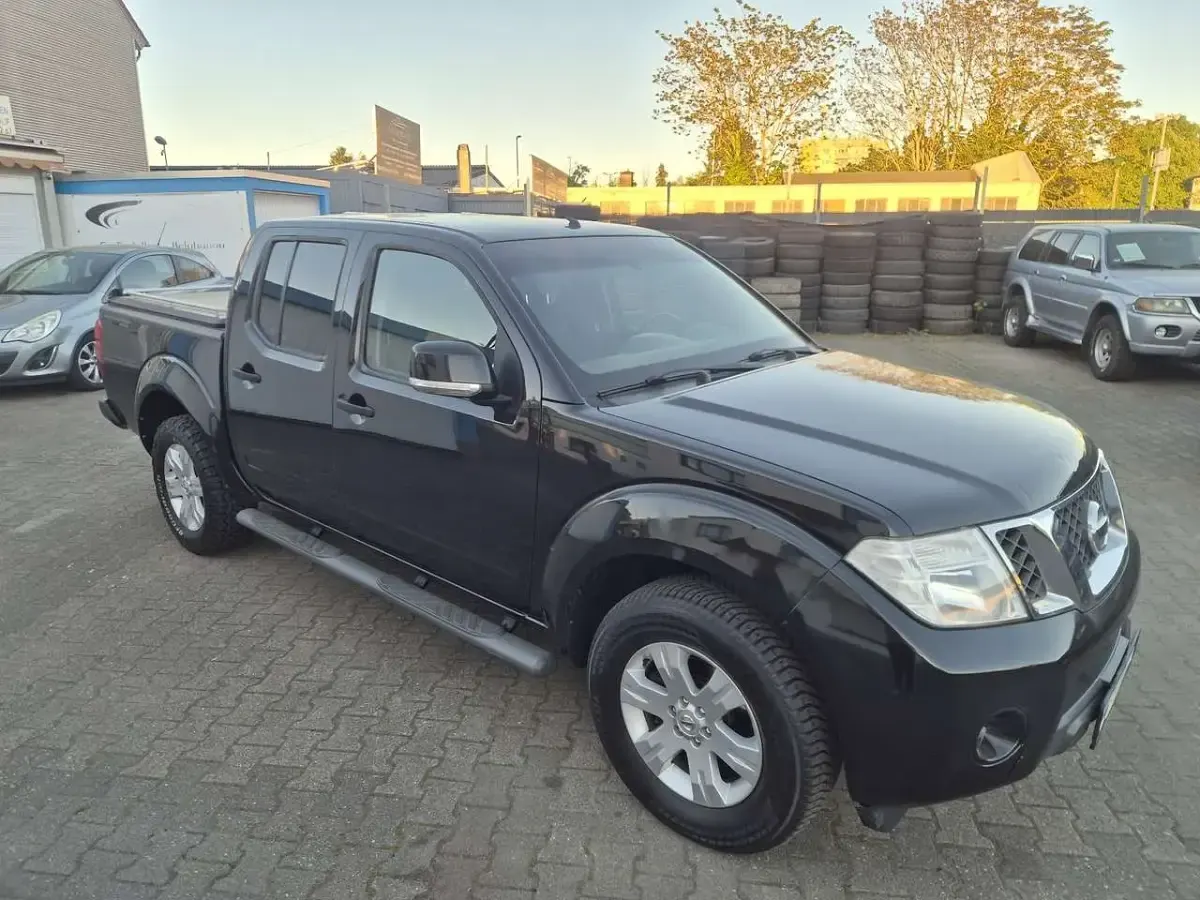 Gebraucht Nissan Navara SE 190 PS (139 kW) 2012 Schwarz Pickup