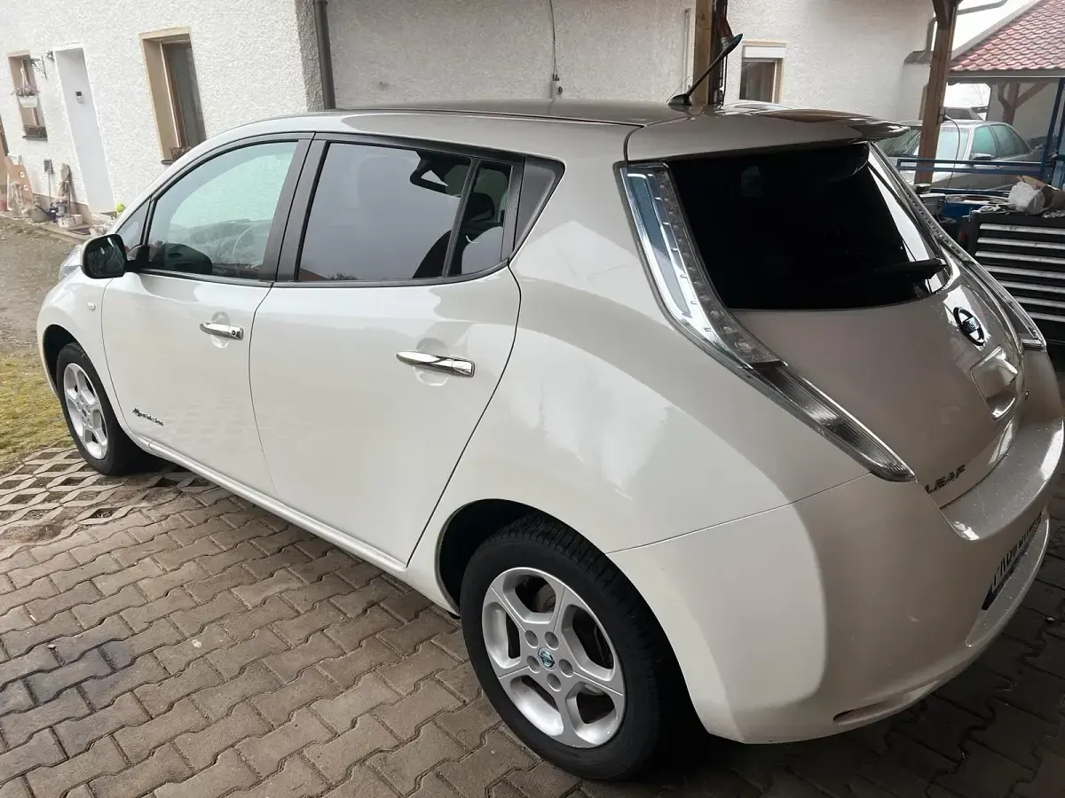 Gebraucht Nissan Leaf 80 kW (109 PS) 2014 Weiß Kleinwagen