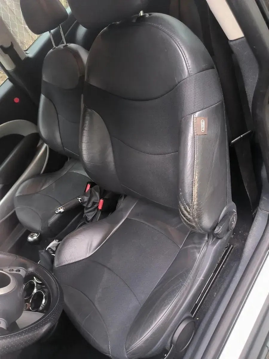 Käytetty Mini Cooper 116 HP (85 kW) 2004 Musta Viistoperä