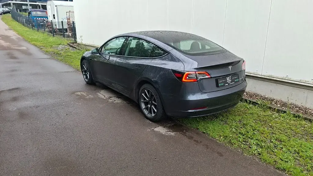 Gebraucht Tesla Model 3 RWD 239 kW (325 PS) 2023 Grau Limousine
