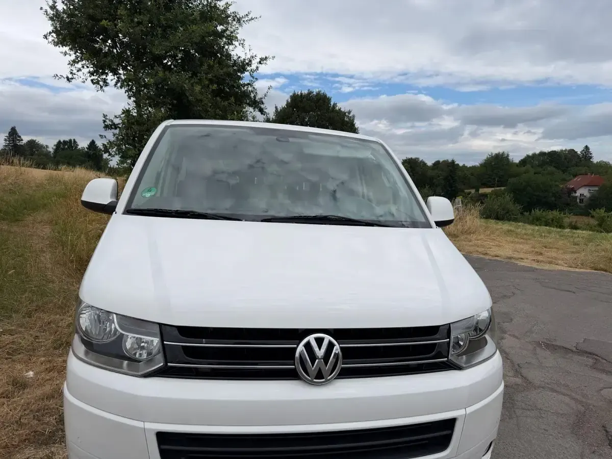 Gebraucht VW Caravelle 166 PS (122 kW) 2011 Weiß Van