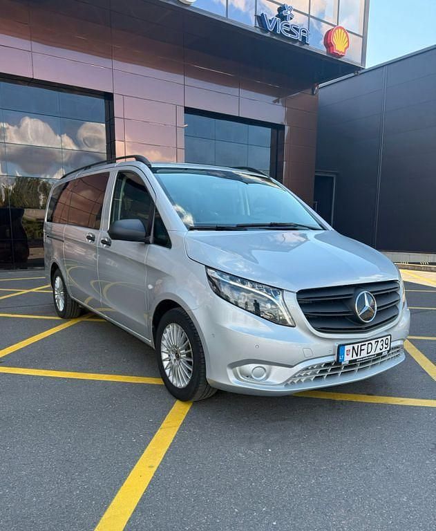 Second-hand Mercedes Vito 237 CP (174 kW) 2023 Argintiu Van