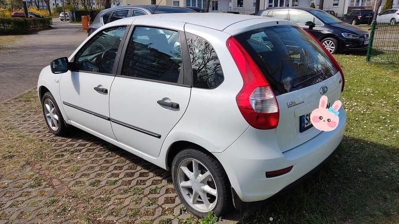 Weiß Gebraucht 2016 Lada Kalina Limousine | 2.500 € (Guter Preis) - Bild 1/4