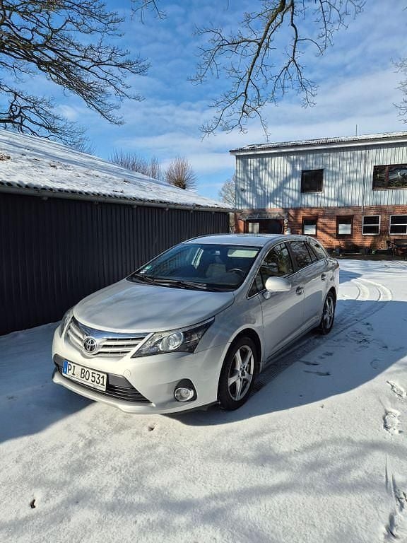 Gebraucht Toyota Avensis Edition 150 PS (110 kW) 2014 Silber Kombi