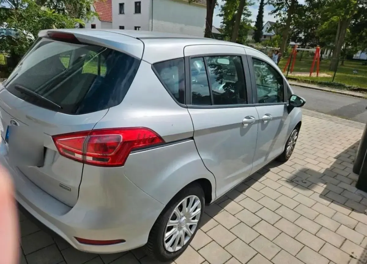 Używany Ford B-MAX 100 KM (73 kW) 2015 Srebrny Minivan