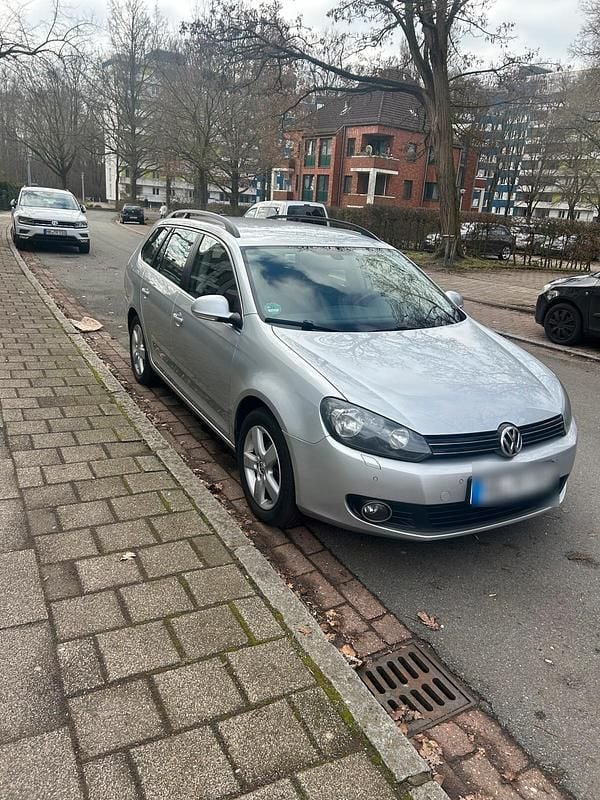 Gebraucht VW Golf VI 105 PS (77 kW) 2011 Silber Kleinwagen