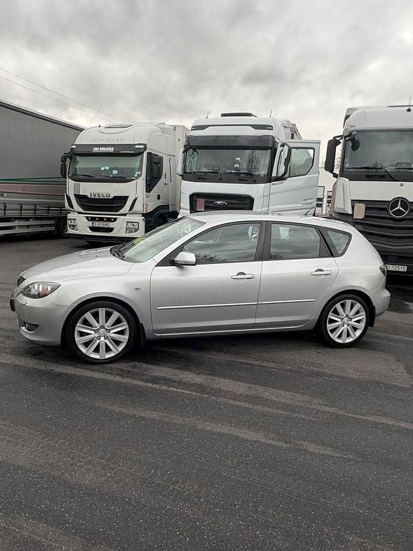 Silber Gebraucht 2005 Mazda 3 Limousine | 2.700 € (Fairer Preis) - Bild 1/4