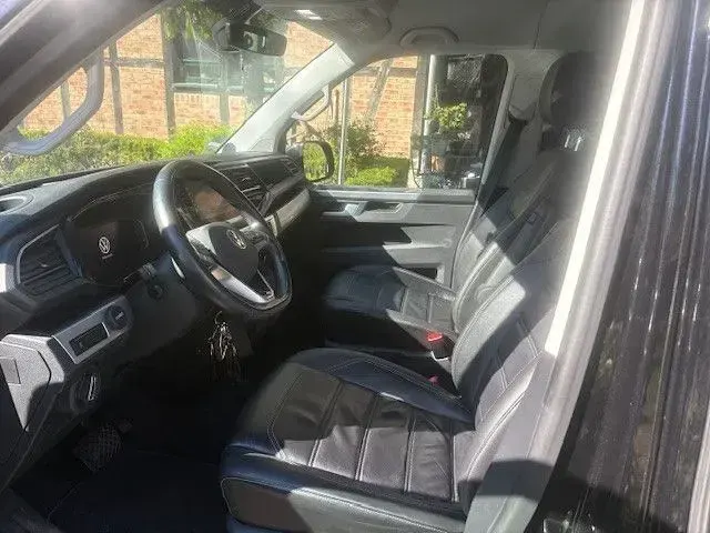 Gebraucht VW Multivan 204 PS (150 kW) 2023 Schwarz Van / Kleinbus