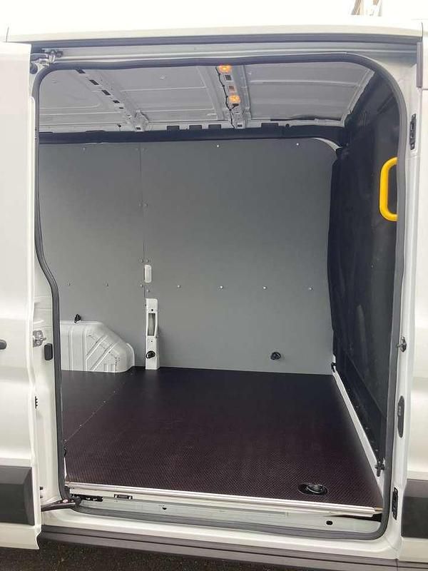 Gebraucht Ford Transit 107 PS (78 kW) 2021 Weiß Van / Kleinbus