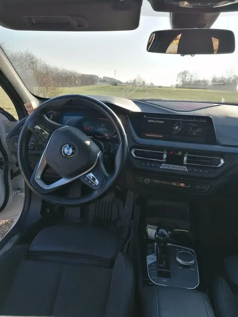 Gebraucht BMW 118 Sport Line 150 PS (110 kW) 2019 Weiß Kleinwagen