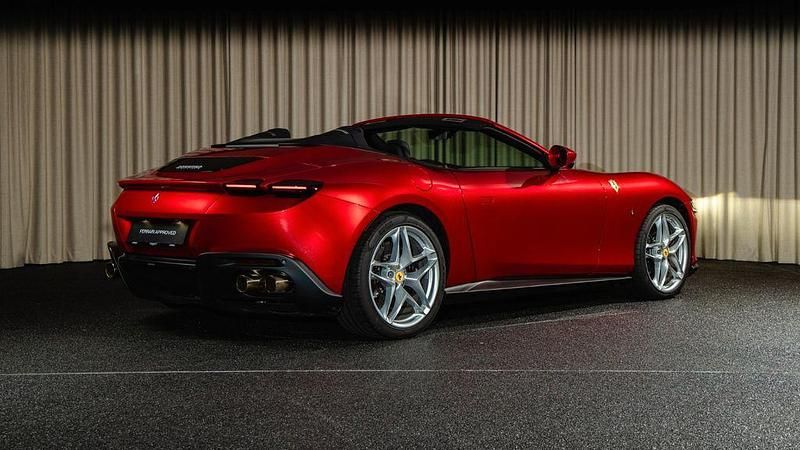 Gebraucht Ferrari Roma 620 PS (456 kW) 2024 Rot Cabrio