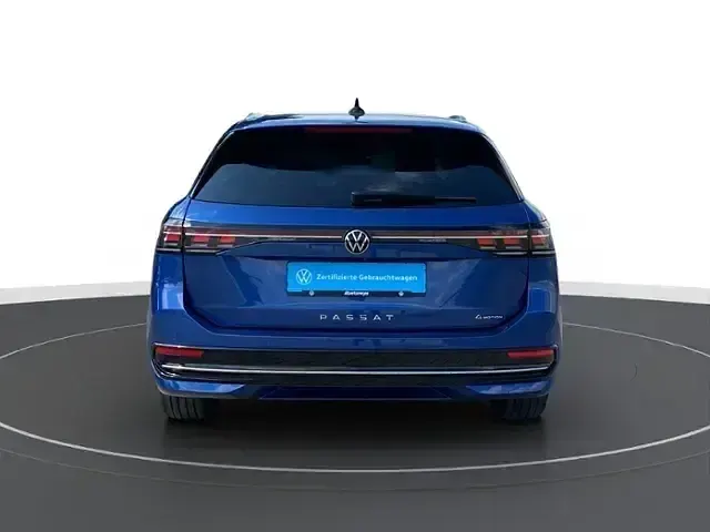 Gebraucht VW Passat Elegance 193 PS (141 kW) 2025 Blau Kombi