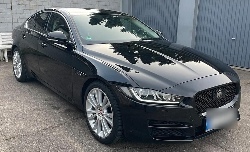 Gebraucht Jaguar XE Prestige 180 PS (132 kW) 2016 Schwarz Limousine