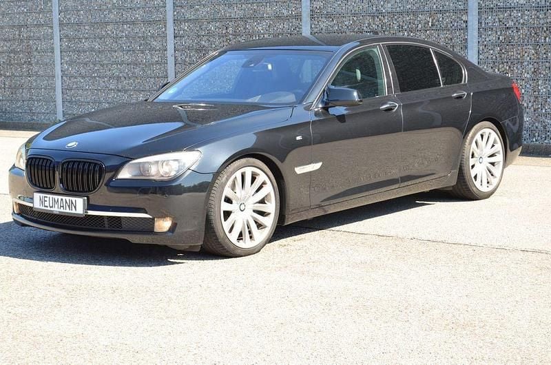 Gebraucht BMW 750L M Sport 408 PS (300 kW) 2010 Schwarz Limousine