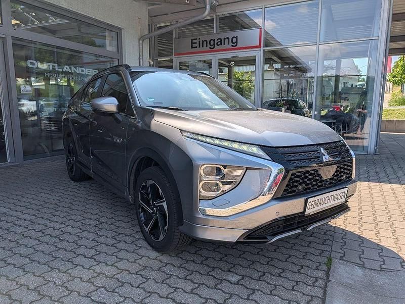 Grau Gebraucht 2022 Mitsubishi Eclipse Cross Plus SUV | 23.900 € (Fairer Preis) - Bild 1/4