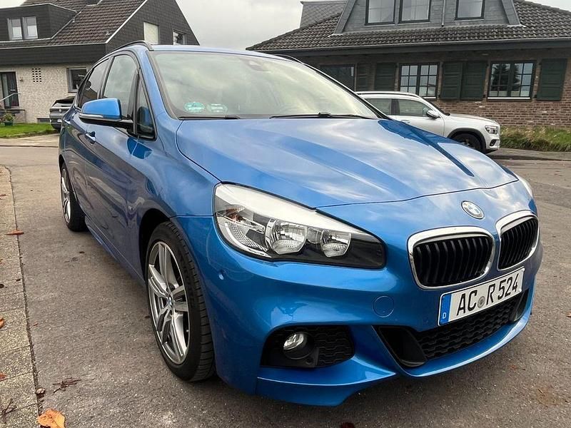 Blau Gebraucht 2016 BMW 220 Active Tourer M Sport Van / Kleinbus | 15.600 € (Guter Preis) - Bild 1/4