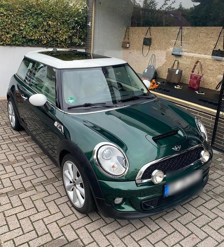 Grün Gebraucht 2011 Mini Cooper S Coupé Coupé | 8.000 € (Fairer Preis) - Bild 1/4