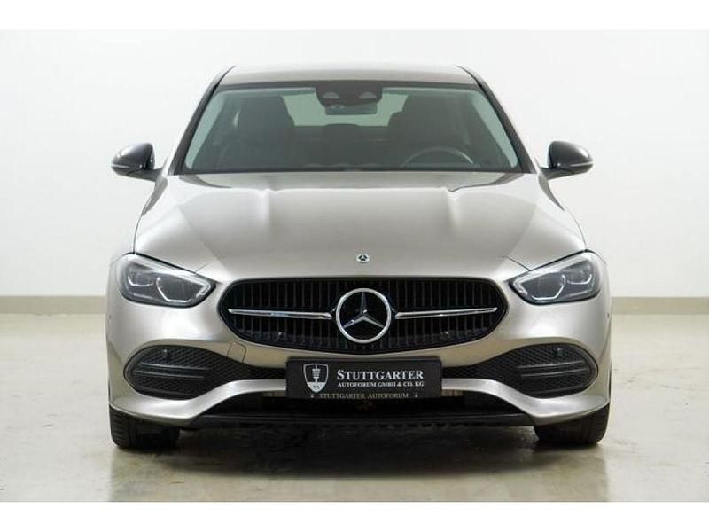 Gebraucht Mercedes C300 258 PS (189 kW) 2023 Mojavesilber lack (metallic) Limousine