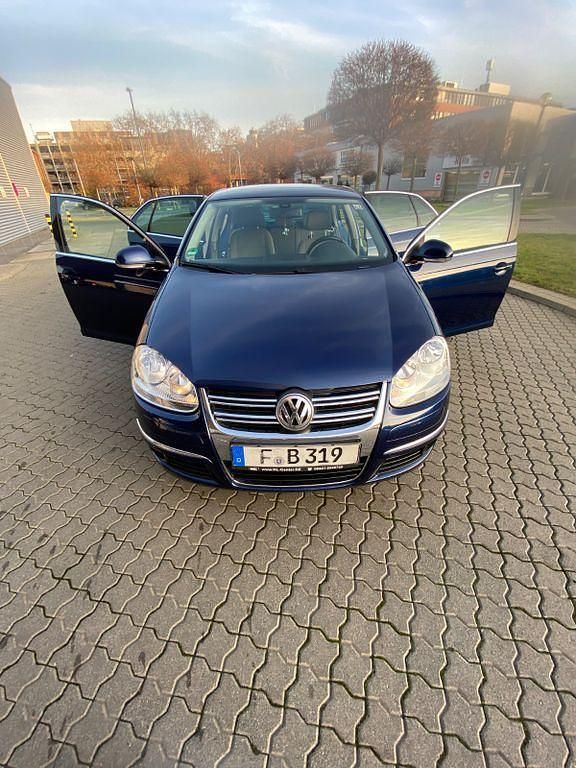 Gebraucht VW Jetta Comfortline 116 PS (85 kW) 2005 Blau Limousine