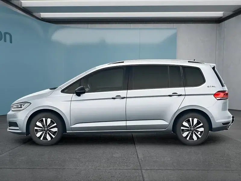 Gebraucht VW Touran 150 PS (110 kW) 2025 Silber Van / Kleinbus
