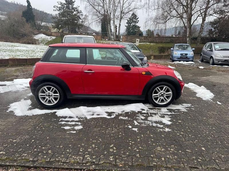Second-hand Mini ONE 95 CP (69 kW) 2007 Roșu Hatchback