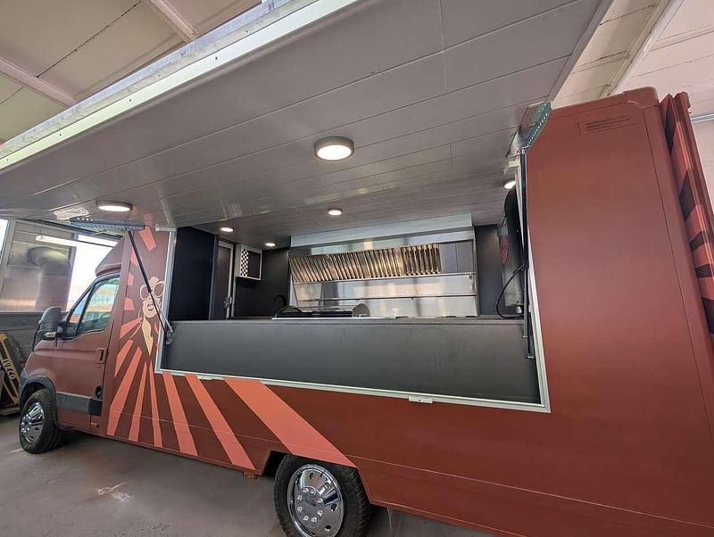 Gebraucht Iveco Daily 116 PS (85 kW) 2009 Braun Van